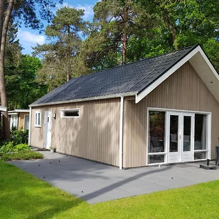 Unique By The Pond Holiday home Hoenderloo