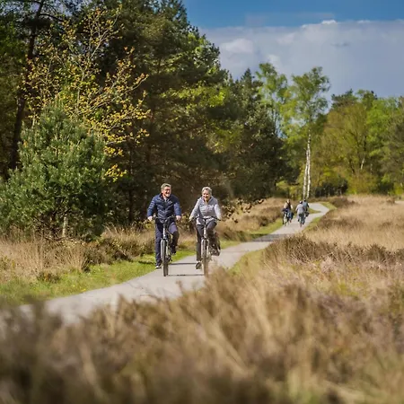 Unique By The Pond *