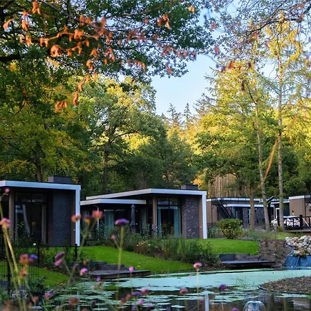 Semesterbostad Unique By The Pond