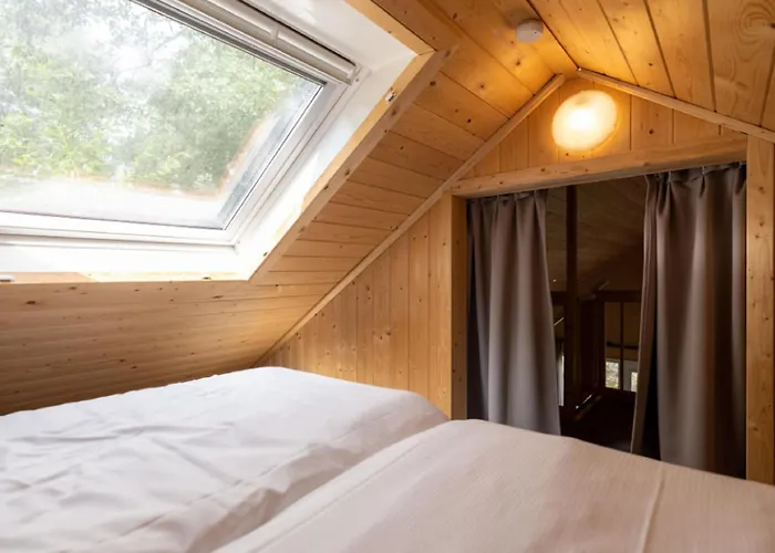 Semesterbostad Unique By The Pond