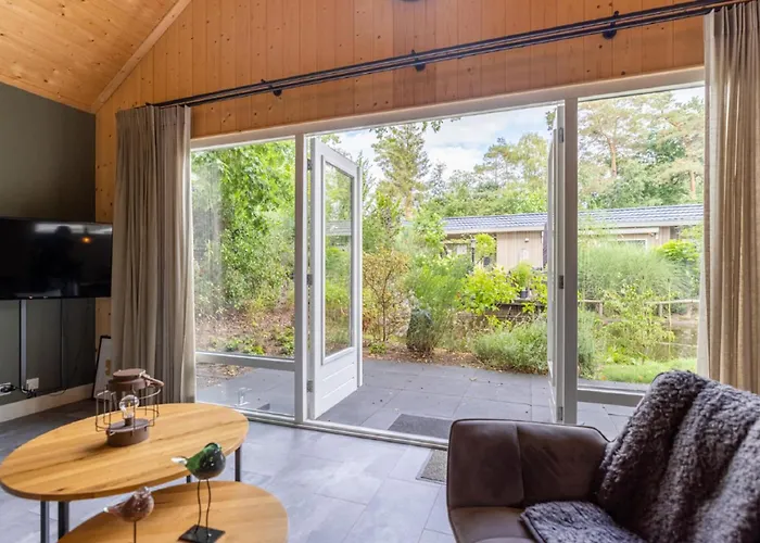 Unique By The Pond * Hoenderloo